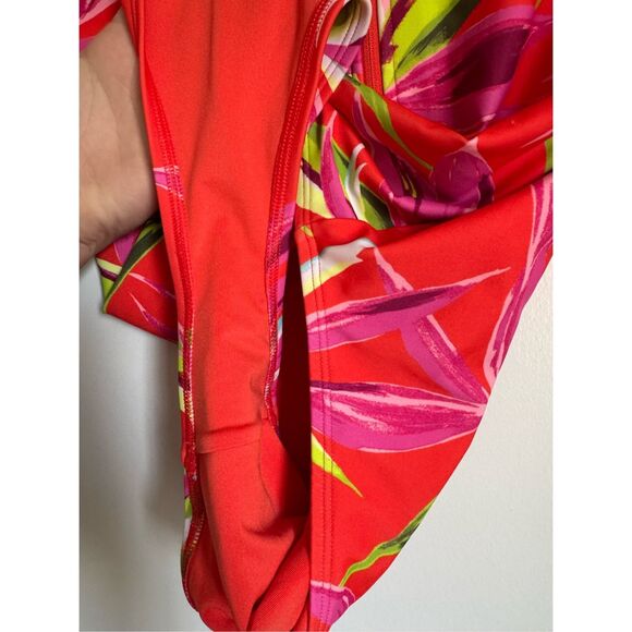 Old Navy Womens Red Floral Half Zip One Piece Swimsuit sz L Vacation Beach‎ - Picture 6 of 7